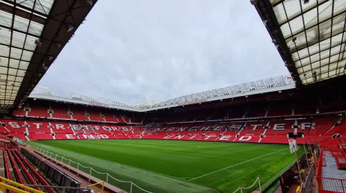 Old Trafford + Etihad Stadium : les 2 clubs de Manchester le même week-end avec vente libre !