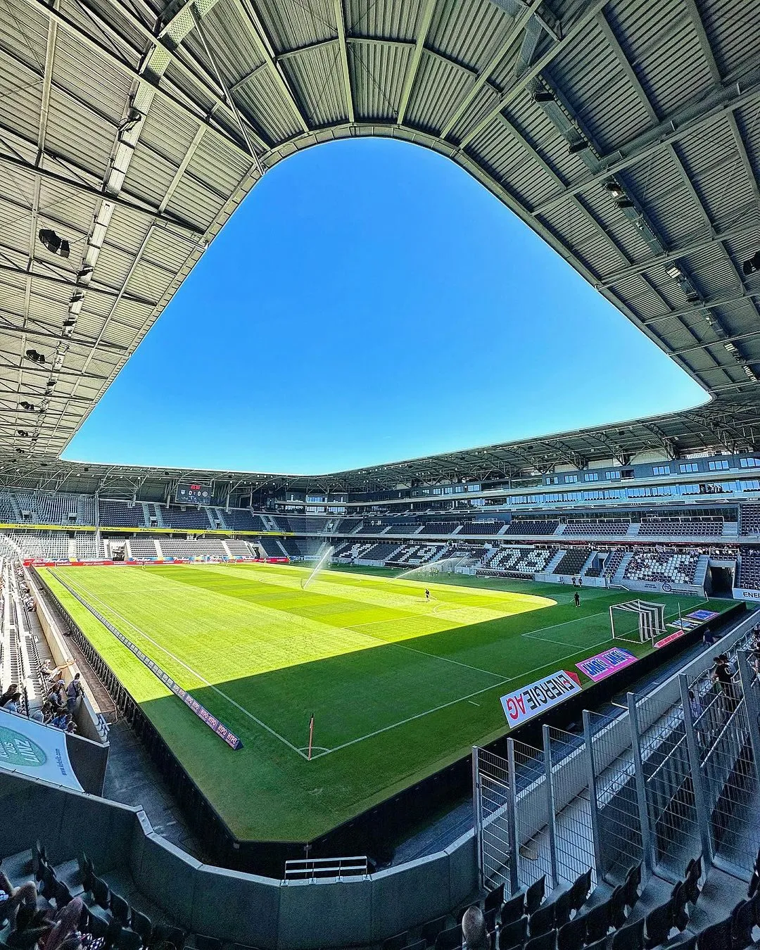 Raiffeisen Arena (Waldstadion) 1