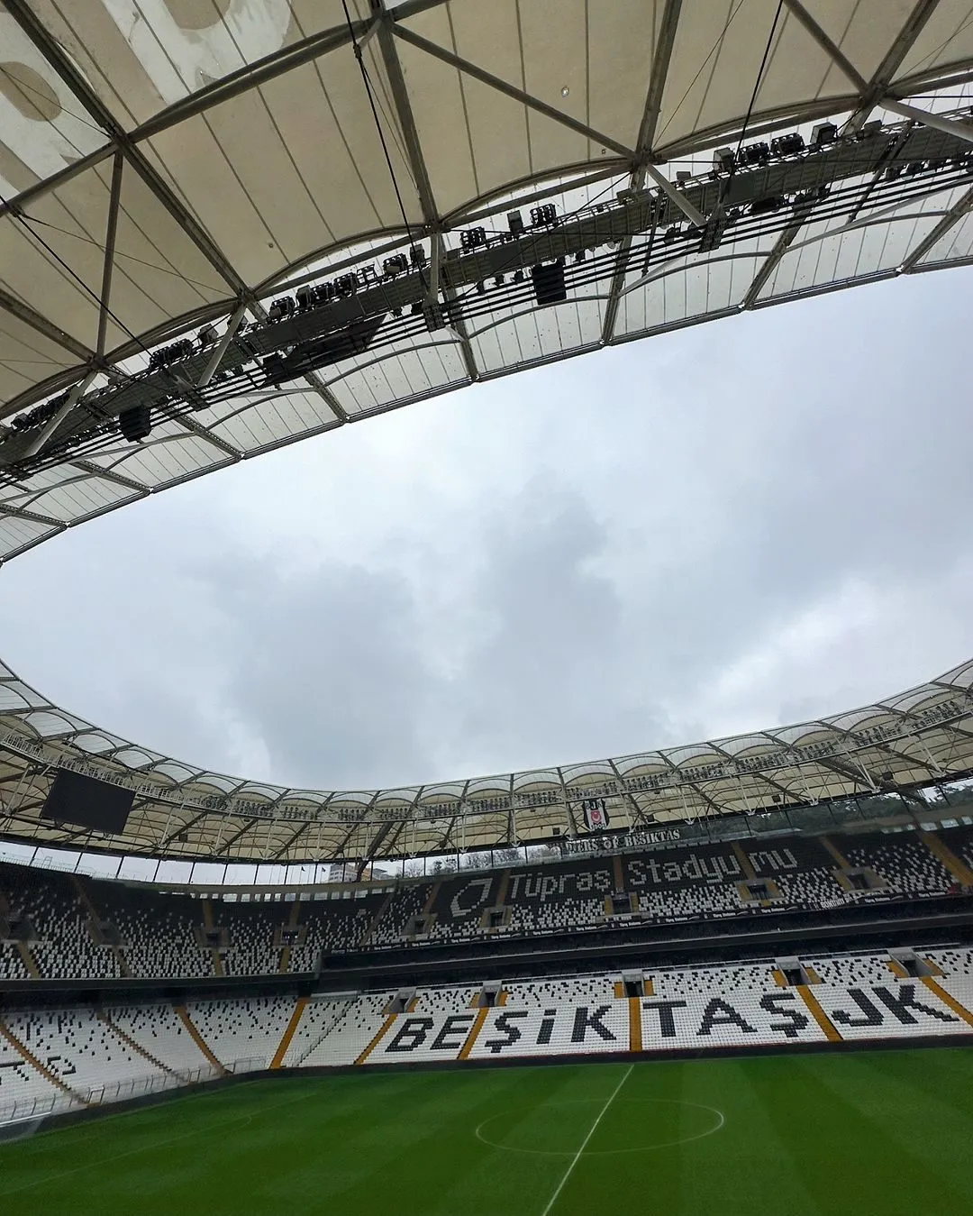 Besiktas Park (Tüpras Stadyumu) 1