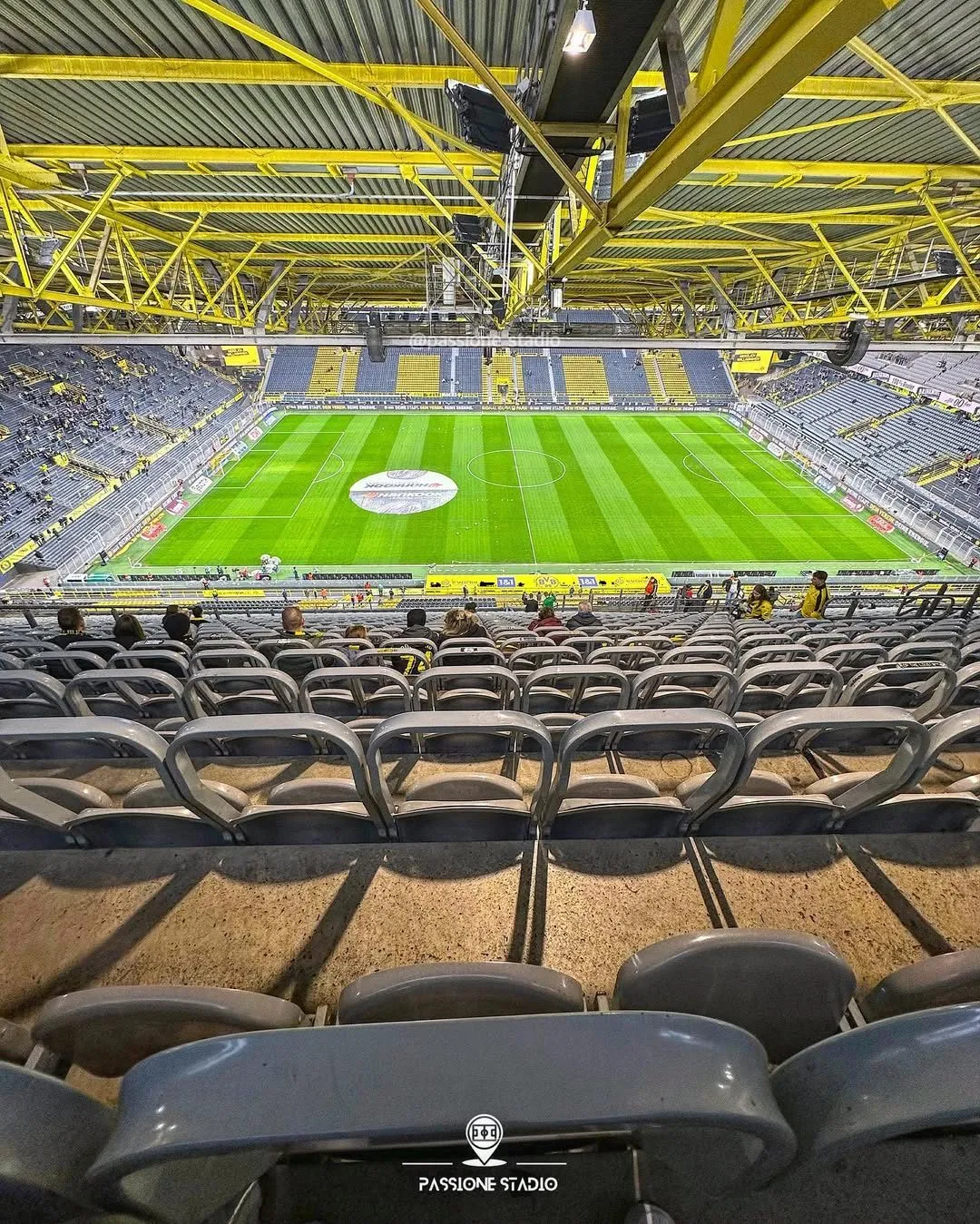 Signal Iduna Park (BVB Stadion Dortmund) 1